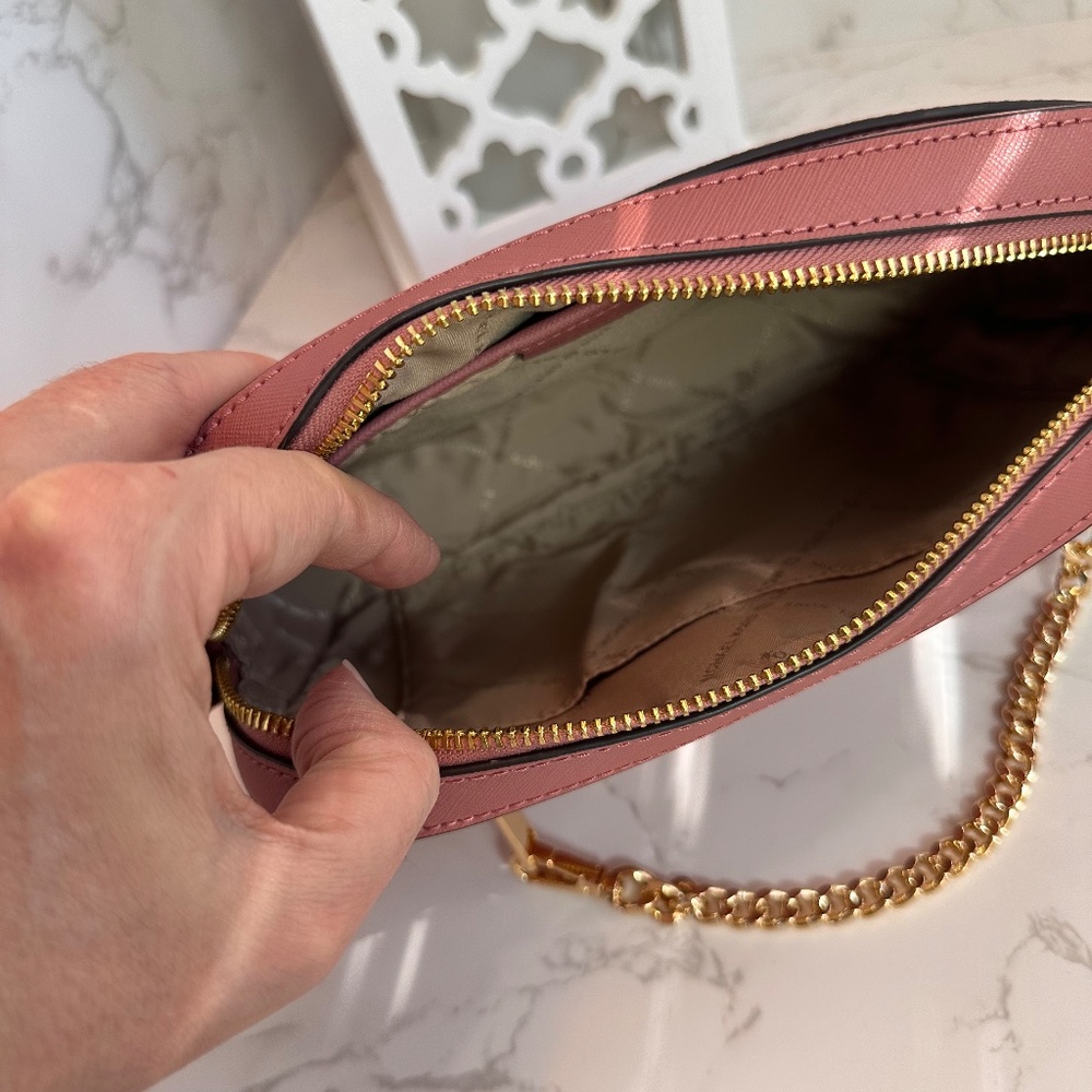 **SOLD**MICHAEL KORS Jet Set Large Saffiano Leather Crossbody Bag in Rose ✨ - Picture 9 of 14